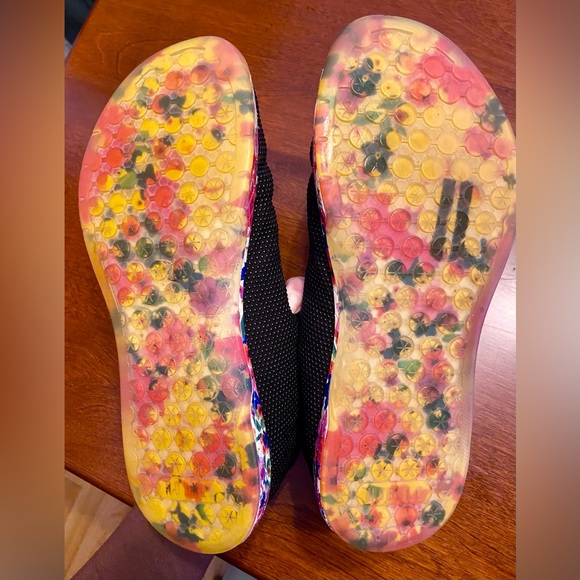 Woman’s Floral Nobull trainers M7.5 W9 - Picture 6 of 7